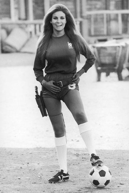 Raquel Welch - (c) thevintagefootballclub.blogspot.com
