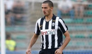 Juventus' back three not only gives them stability in the center of defense, but also provides Leonardo Bonucci the time and space to launch attacks with his passing.