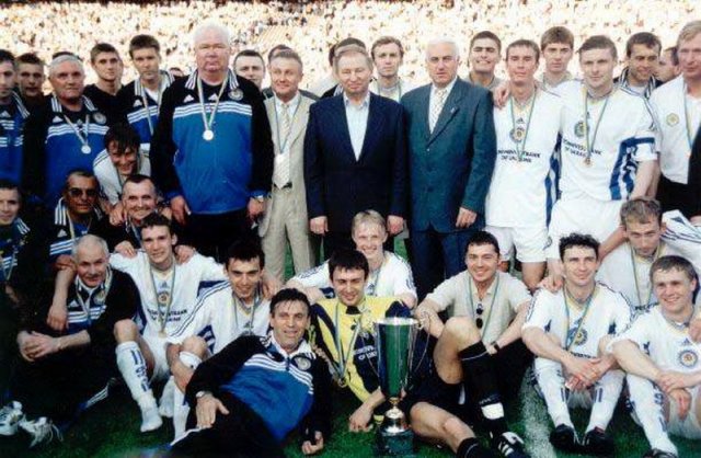 (c)twb22.blogspot.com_Dynamo Kiev Ukraine Cup-1999 Shevchenko