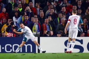 Craig Bellamy's golf club celebration