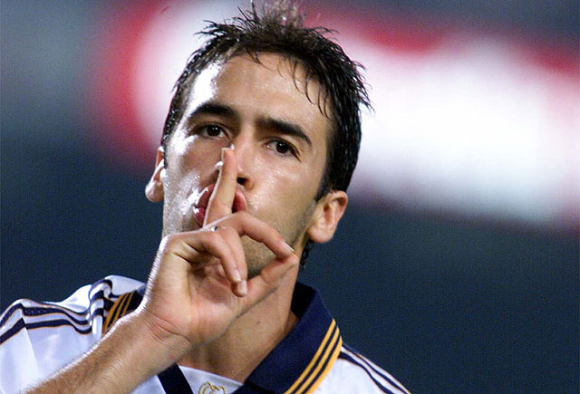 Raul's equalizer for Real Madrid against Barcelona in 1999 is a 'Picture for the ages'