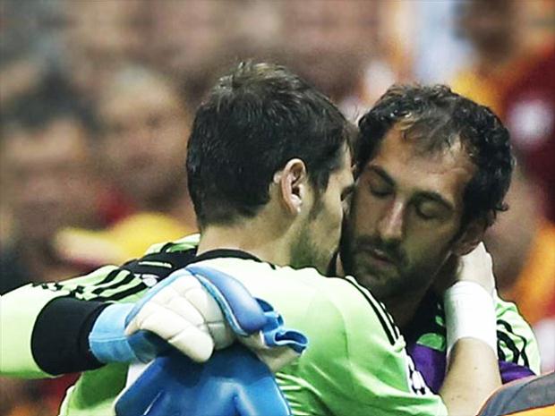 Iker Casillas (left) and Diego Lopez (right) - Real Madrid goalkeepers |