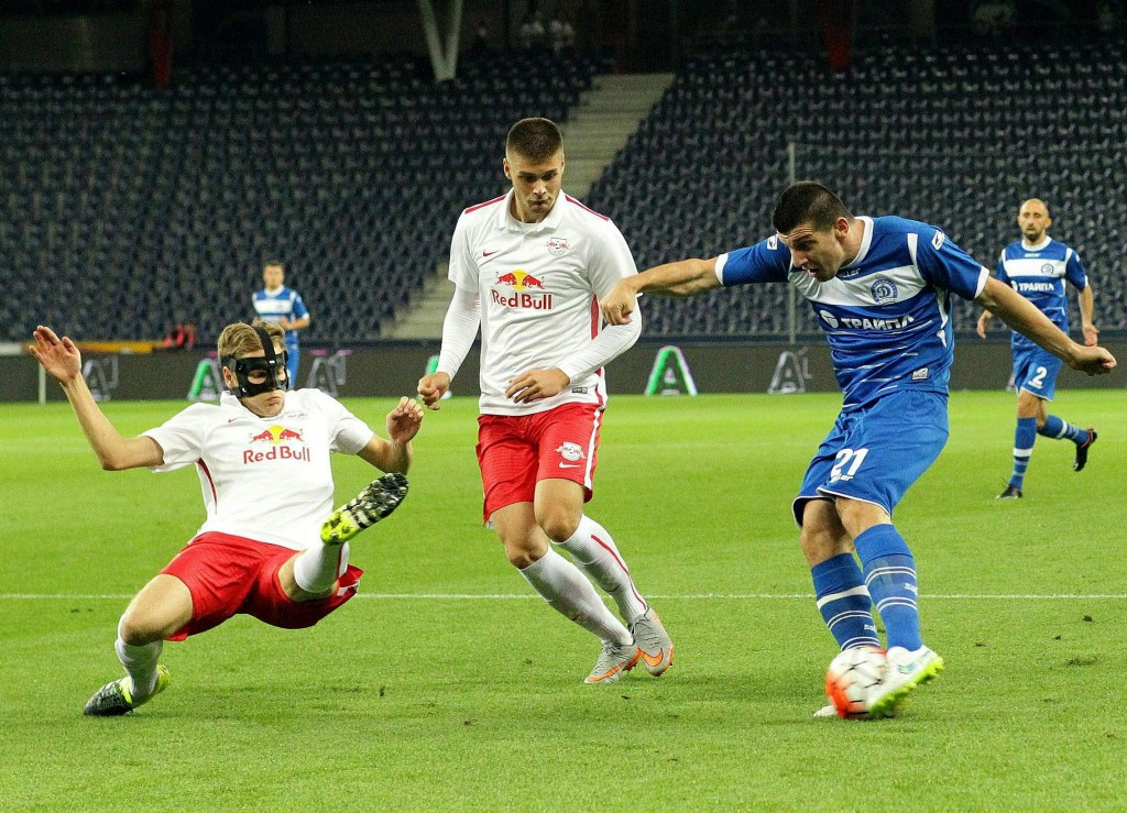 Premier League side West Ham United have made their move to land Croatian international defender Duje Caleta-Car.