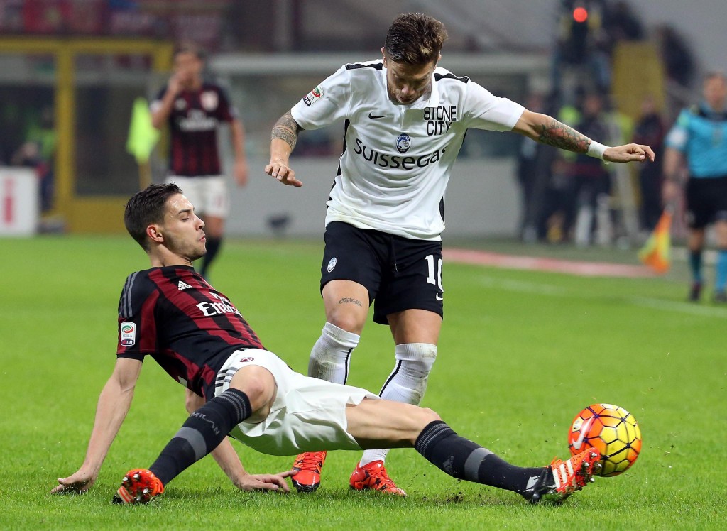 Mattia De Sciglio has struggled to gain a regular starting spot in the recent times at San Siro and could be on his way out in search of Champions League football.