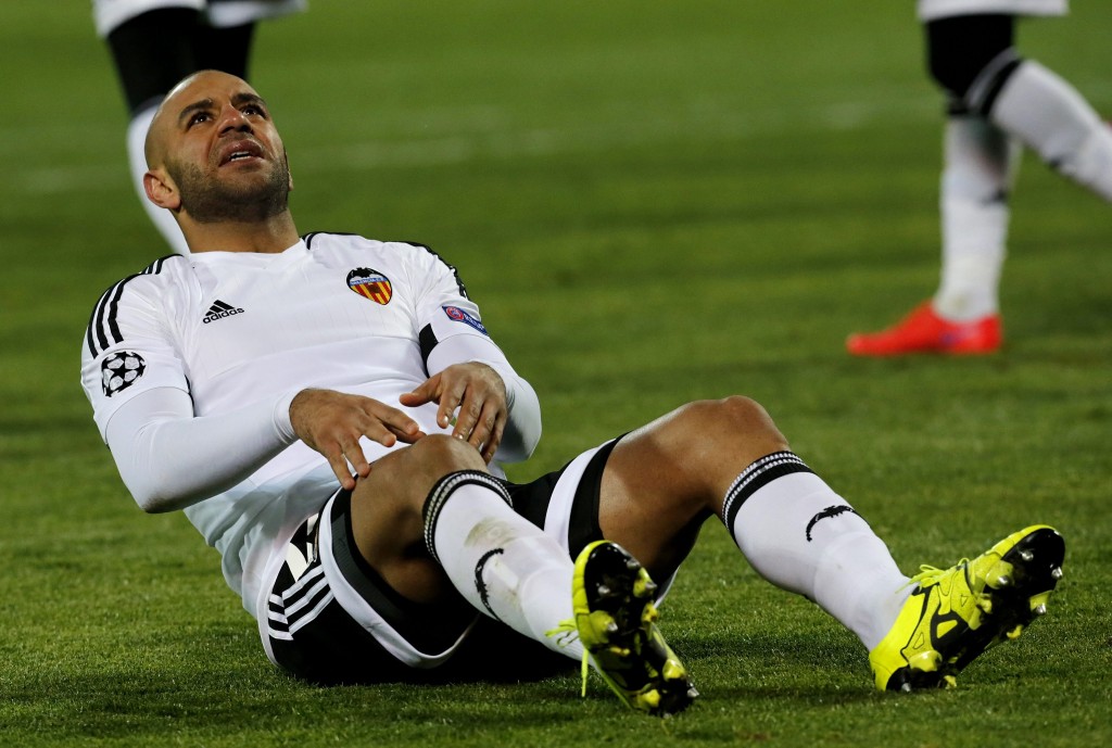 Valencia CF's Aymen Abdennour reacts during the UEFA Champions League group H soccer match against FC Zenit at the Petrovsky stadium in St. Petersburg, Russia, 24 November 2015. (Photo Credit: EPA/Anatoly Maltsev)