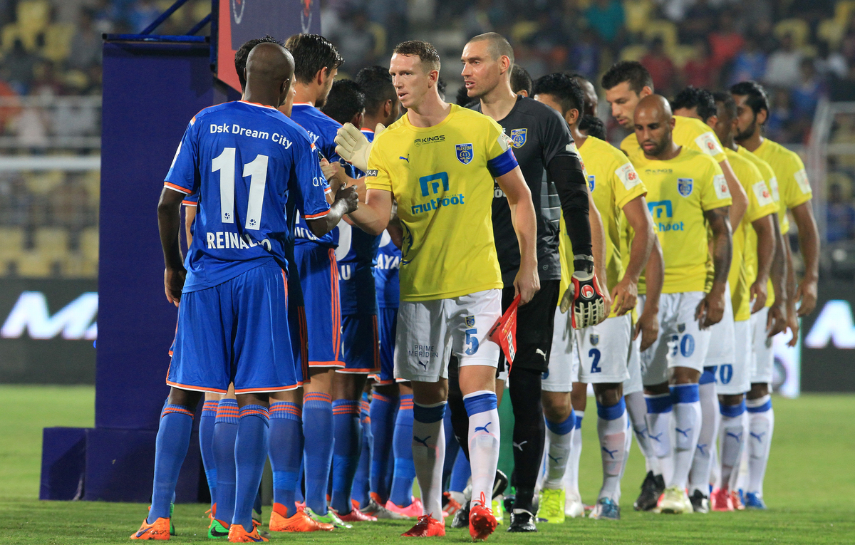 FC Goa and Kerala Blasters FC players shake hands before the start of the match 18 of the Indian Super League (ISL) season 2 between FC Goa and Kerala Blasters FC held at the Jawaharlal Nehru Stadium, Fatorda, Goa, India on the 22nd October 2015.
Photo by Vipin Pawar / ISL/ SPORTZPICS