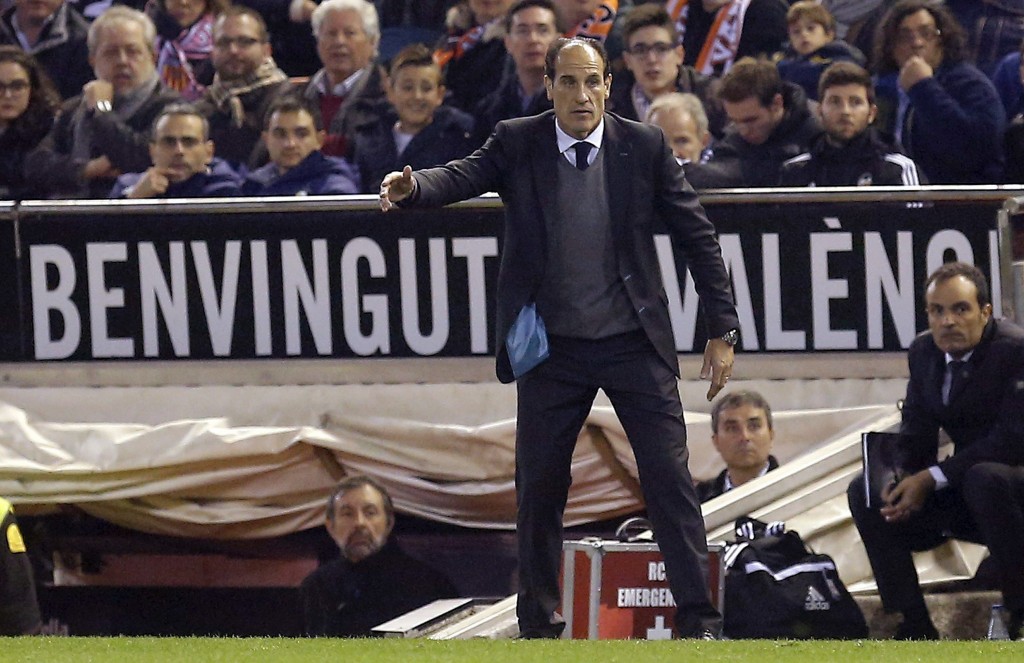 Voro needs to make sure his defenders play as a team. (EPA/KAI FOERSTERLING)