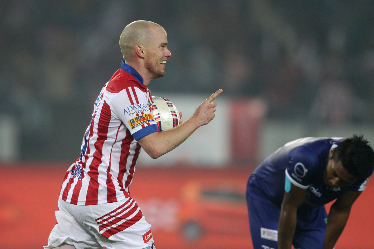 Iain Hume of Atletico de Kolkata celebrates scoring Atletico de Kolkata second goal during the 2nd Semi-final match (2nd Leg) of the Indian Super League (ISL) season 2 between Atlético de Kolkata and Chennaiyin FC held at the Salt Lake Stadium, Kolkata, India on the 16th December 2015.
Photo by Shaun Roy / ISL / SPORTZPICS