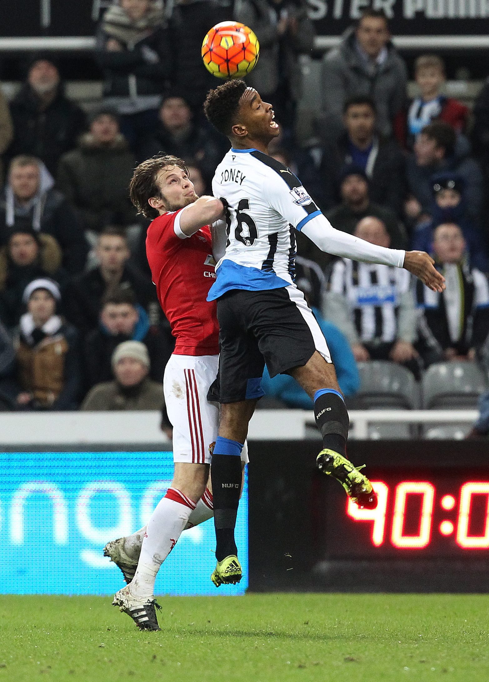 Teddy Sheringham wants Tottenham to beat Arsenal to Ivan Toney.