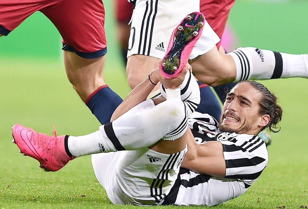 Conte has reportedly enquired about the player's fitness due to his sustained injuries last season and could be set to bring the free agent to Stamford Bridge. (Picture Courtesy - AFP/Getty Images)