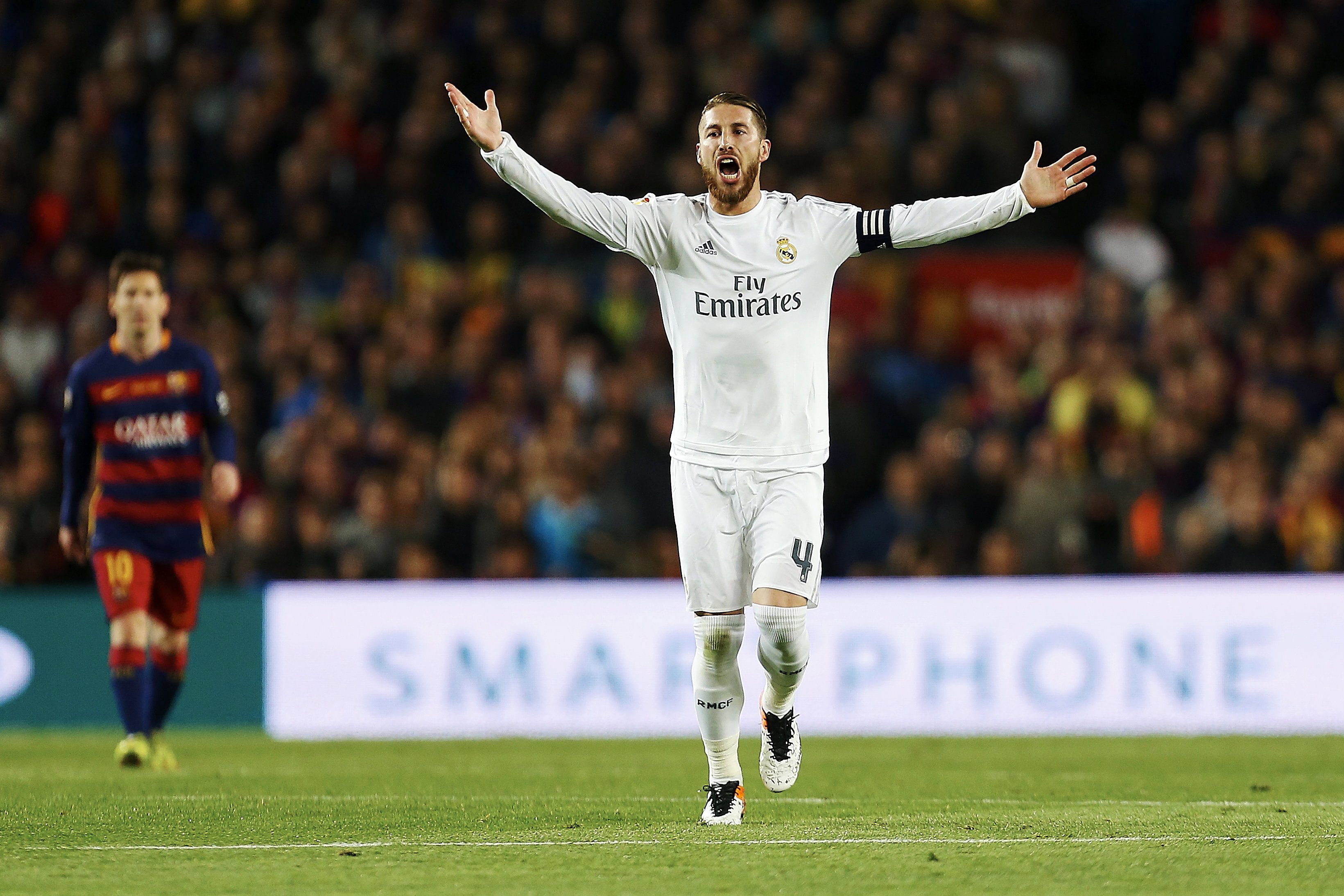 Real Madrid's Spanish defender Sergio Ramos reacts during the Spanish Primera Division soccer match played against FC Barcelona at Camp Nou stadium in Barcelona, northeasterm Spain, 02 April 2016.  (Photo by Alejandro Garcia/EPA)
