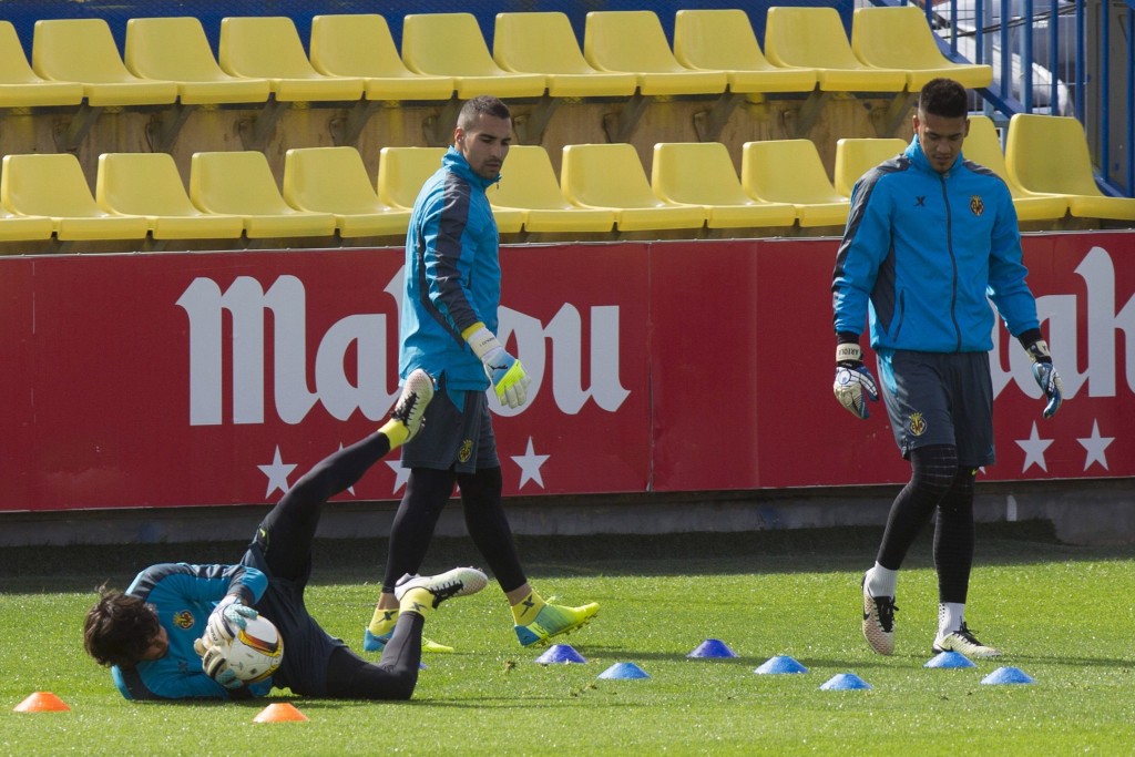 Alphonse Areola was highly rated early in his career but has failed to improve on his potential although, a move to Barcelona might just be able to revive the player's stagnant career. (Picture Courtesy - AFP/Getty Images)0