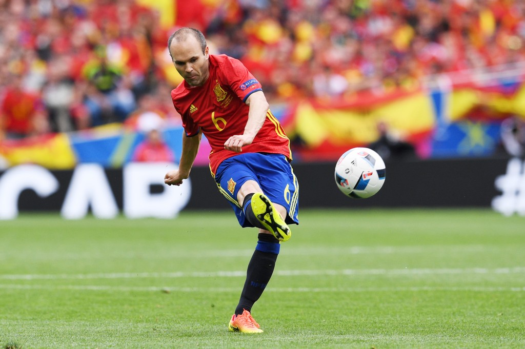 TOULOUSE, FRANCE - JUNE 13: Andres Iniesta of Spain shoots at goal during the UEFA EURO 2016 Group D match between Spain and Czech Republic at Stadium Municipal on June 13, 2016 in Toulouse, France. (Photo by David Ramos/Getty Images)