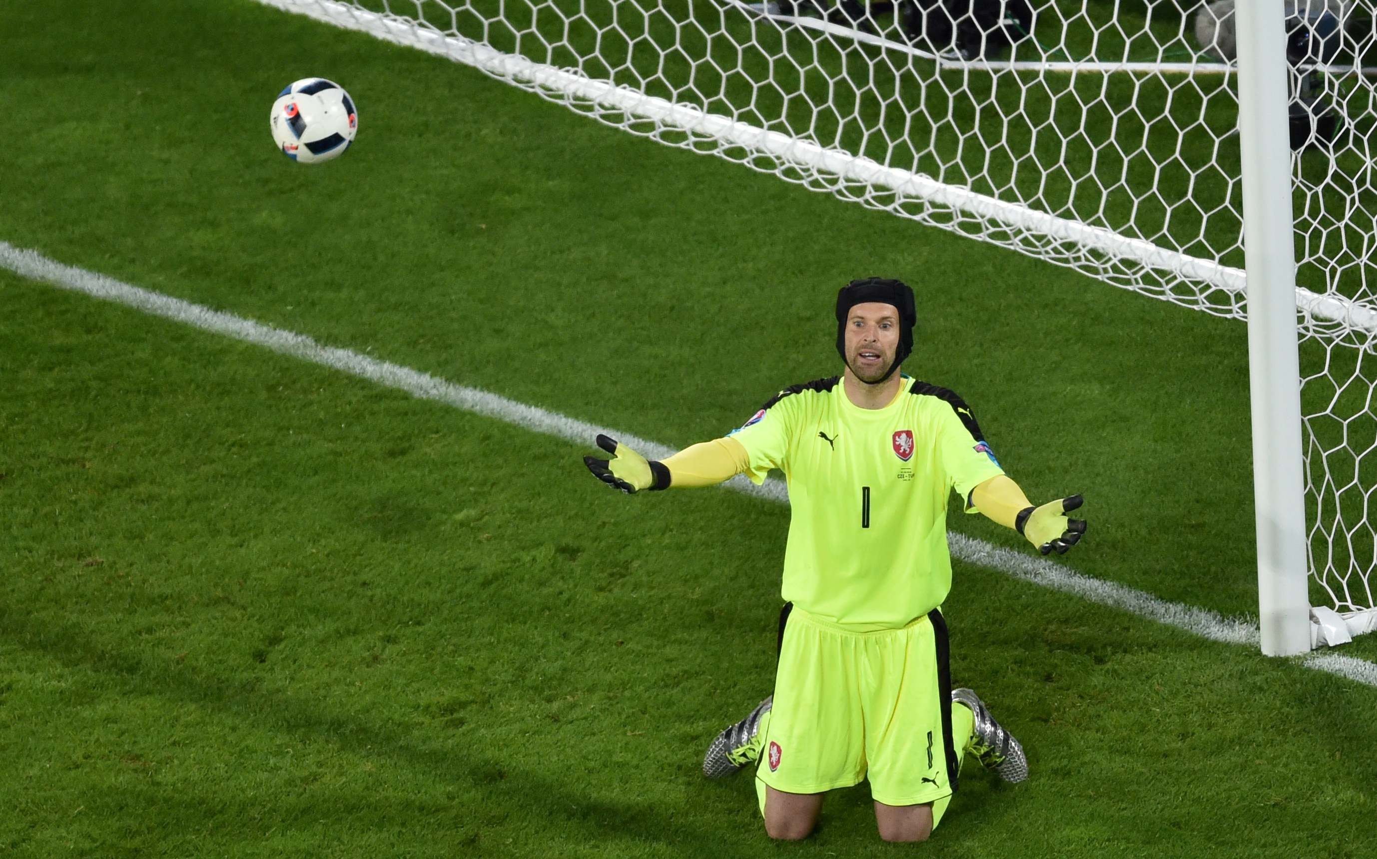 Czech Republic's goalkeeper Petr Cech reacts after conceding a goal during the Euro 2016 group D football match between Czech Republic and Turkey at Bollaert-Delelis stadium in Lens on June 21, 2016. / AFP / PHILIPPE HUGUEN (Photo credit should read PHILIPPE HUGUEN/AFP/Getty Images)