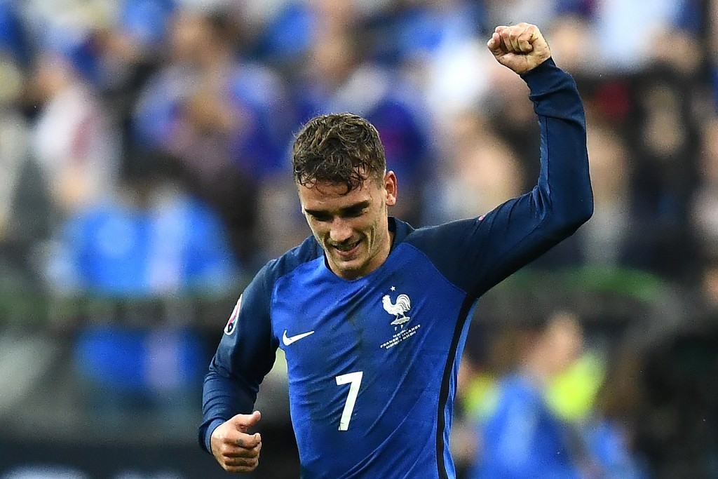 France's forward Antoine Griezmann celebrates after he scored the fourth goal for France during the Euro 2016 quarter-final football match between France and Iceland at the Stade de France in Saint-Denis, near Paris, on July 3, 2016. / AFP / FRANCK FIFE (Photo credit should read FRANCK FIFE/AFP/Getty Images)
