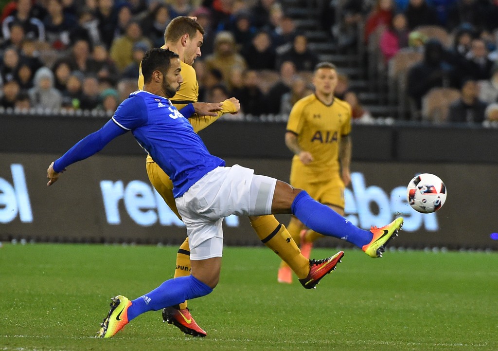 Juventus defender Medhi Benatia (front) fights for the ball with Tottenham Hotspur's Vincent Janssen (partially obscured) during the International Champions Cup football match between Italy's Serie A team Juventus and Premier League team Tottenham Hotspur in Melbourne on July 26, 2016. / AFP / Paul Crock / IMAGE RESTRICTED TO EDITORIAL USE - STRICTLY NO COMMERCIAL USE (Photo credit should read PAUL CROCK/AFP/Getty Images)