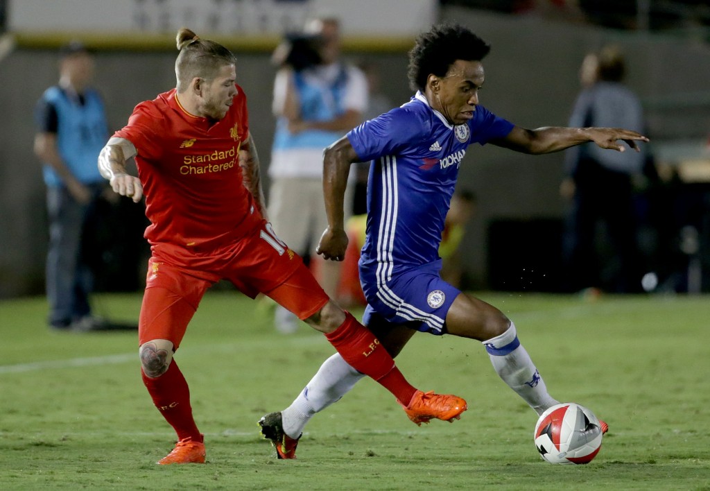 PASADENA, CA - JULY 27: Willian # 22 of Chelsea is pursued by Alberto Moreno #18 of Liverpool in the second half during the 2016 International Champions Cup at Rose Bowl on July 27, 2016 in Pasadena, California. Chelsea defeated Liverpool 1-0. (Photo by Jeff Gross/Getty Images)