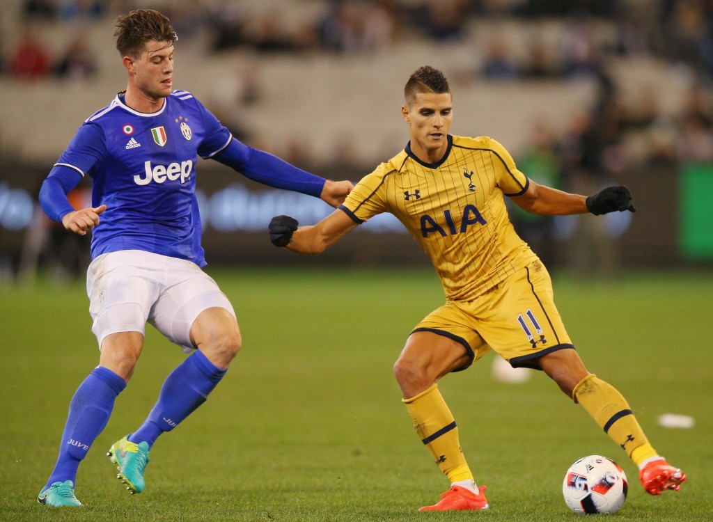 MELBOURNE, AUSTRALIA - JULY 26: Erik Lamela of Tottenham controls the ball during the 2016 International Champions Cup match between Juventus FC and Tottenham Hotspur at Melbourne Cricket Ground on July 26, 2016 in Melbourne, Australia. (Photo by Michael Dodge/Getty Images)