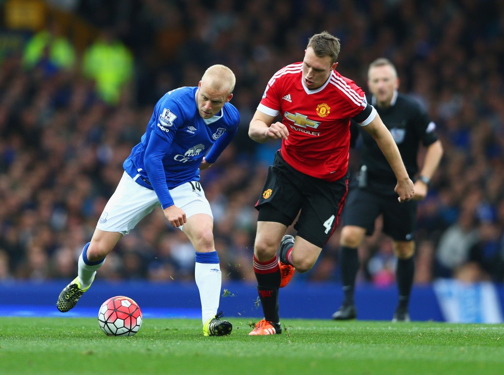 LIVERPOOL, ENGLAND - OCTOBER 17: Steven Naismith of Everton and Phil Jones of Manchester United compete for the ball during the Barclays Premier League match between Everton and Manchester United at Goodison Park on October 17, 2015 in Liverpool, England. (Photo by Clive Brunskill/Getty Images)