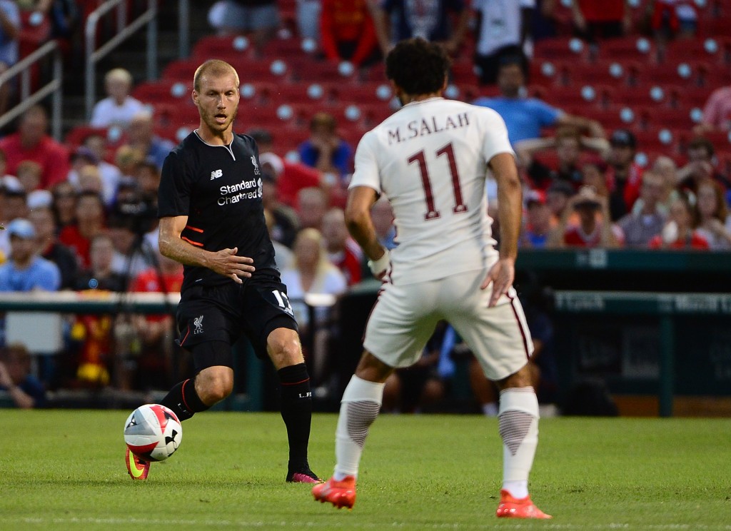 ST LOUIS, MO - AUGUST 01: Ragnar Klavan #17 of Liverpool FC battle for the ball with Mohamed Salah #11 of AS Roma during a friendly match at Busch Stadium on August 1, 2016 in St Louis, Missouri. AC Roma won 2-1. (Photo by Jeff Curry/Getty Images)