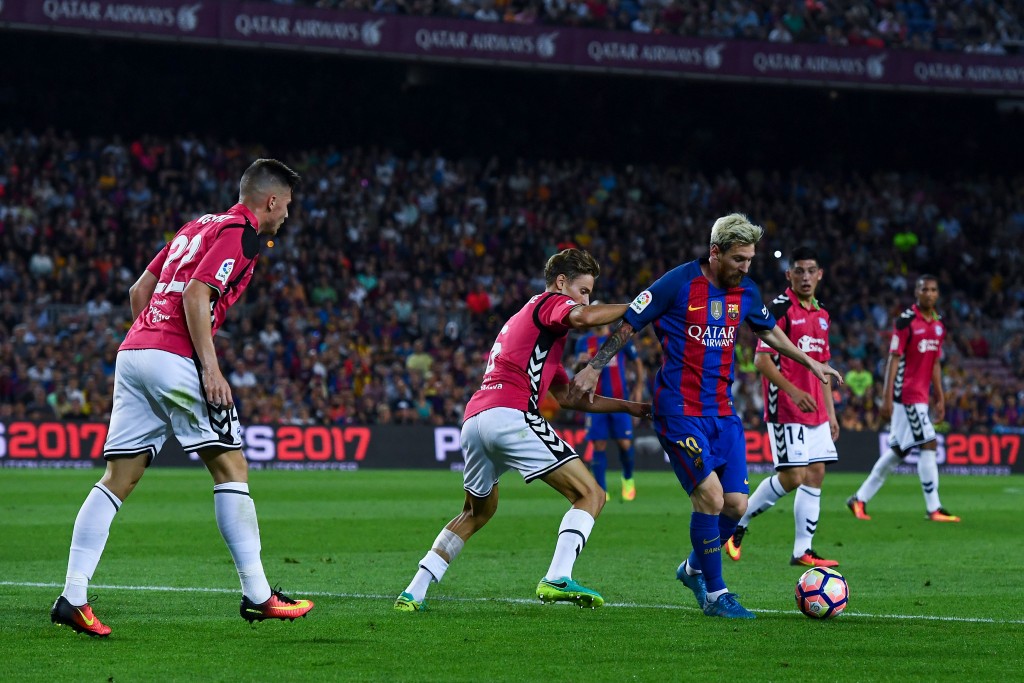 The formation afforded no space to Barcelona's creative superstars, which was essential in Alaves' victory. (Picture Courtesy - AFP/Getty Images)