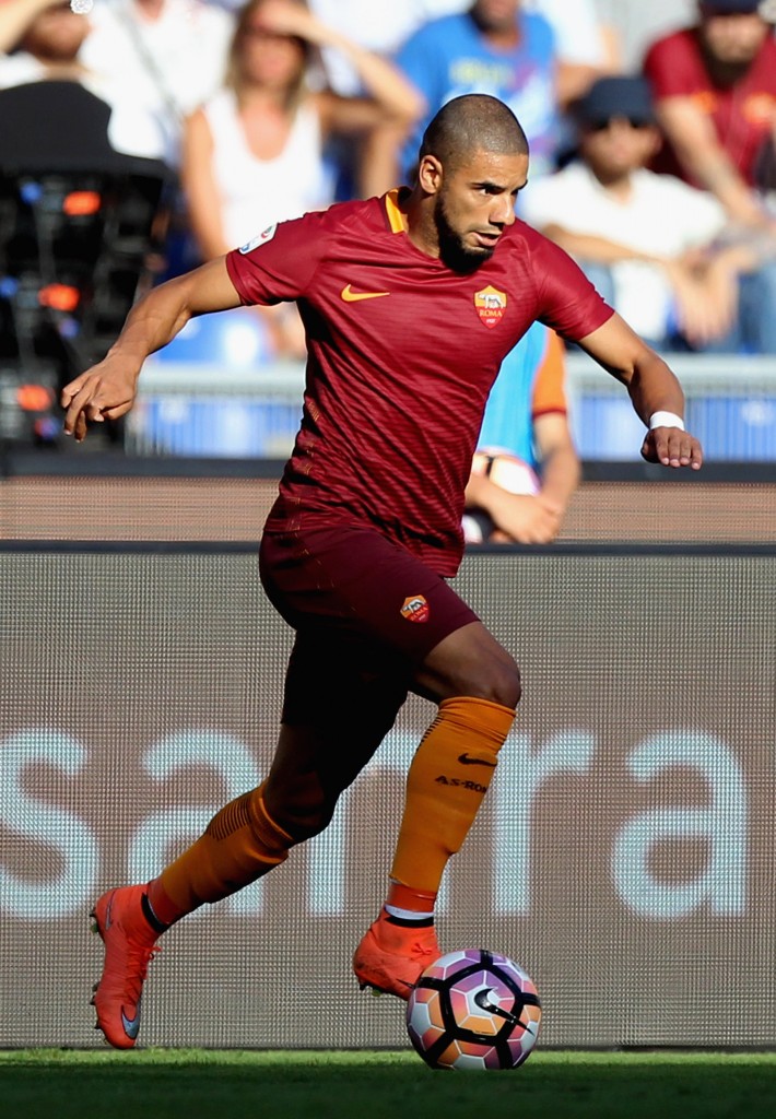 ROME, ITALY - AUGUST 20: Bruno Peres of AS Roma in action during the Serie A match between AS Roma and Udinese Calcio at Olimpico Stadium on August 20, 2016 in Rome, Italy. (Photo by Paolo Bruno/Getty Images)