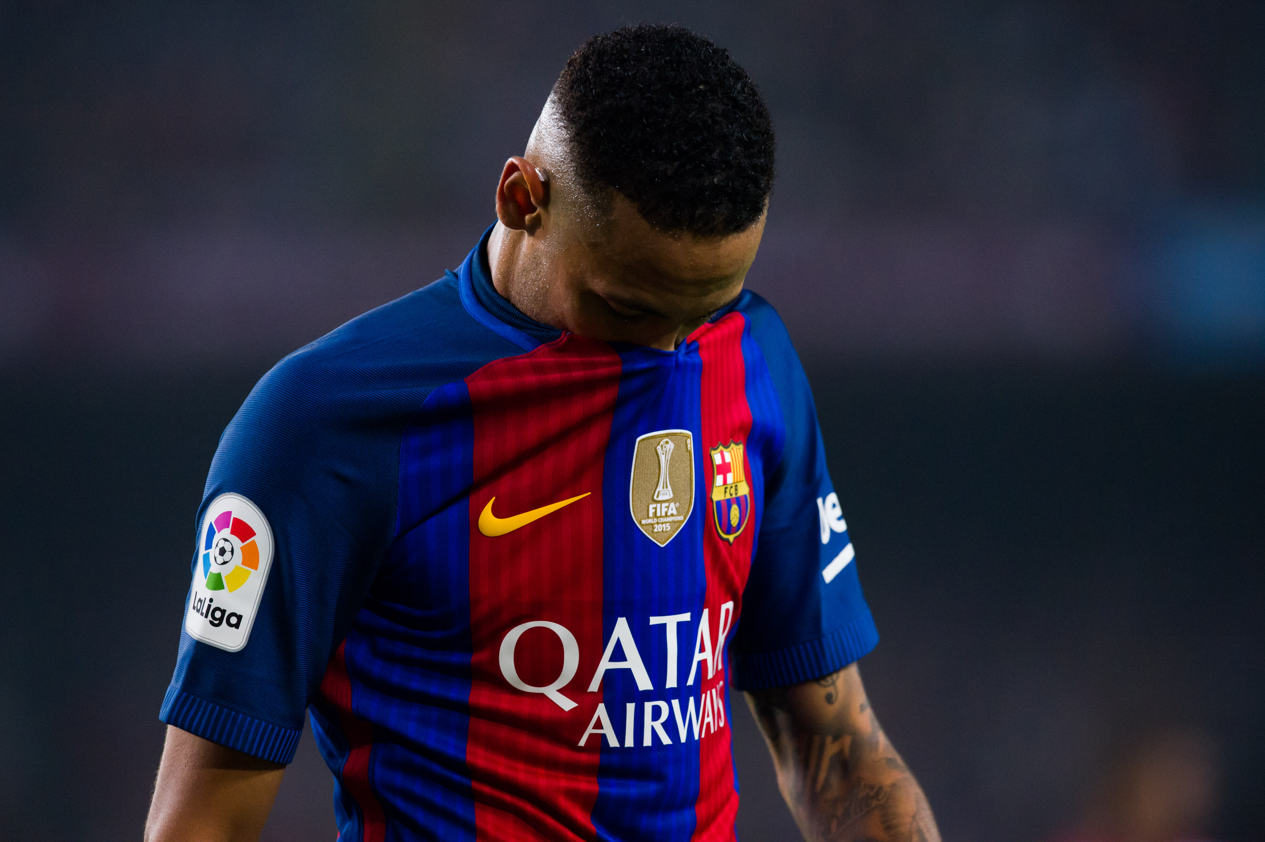 BARCELONA, SPAIN - OCTOBER 29: Neymar Santos Jr of FC Barcelona reacts during the La Liga match between FC Barcelona and Granada CF at Camp Nou stadium on October 29, 2016 in Barcelona, Spain. (Photo by Alex Caparros/Getty Images)