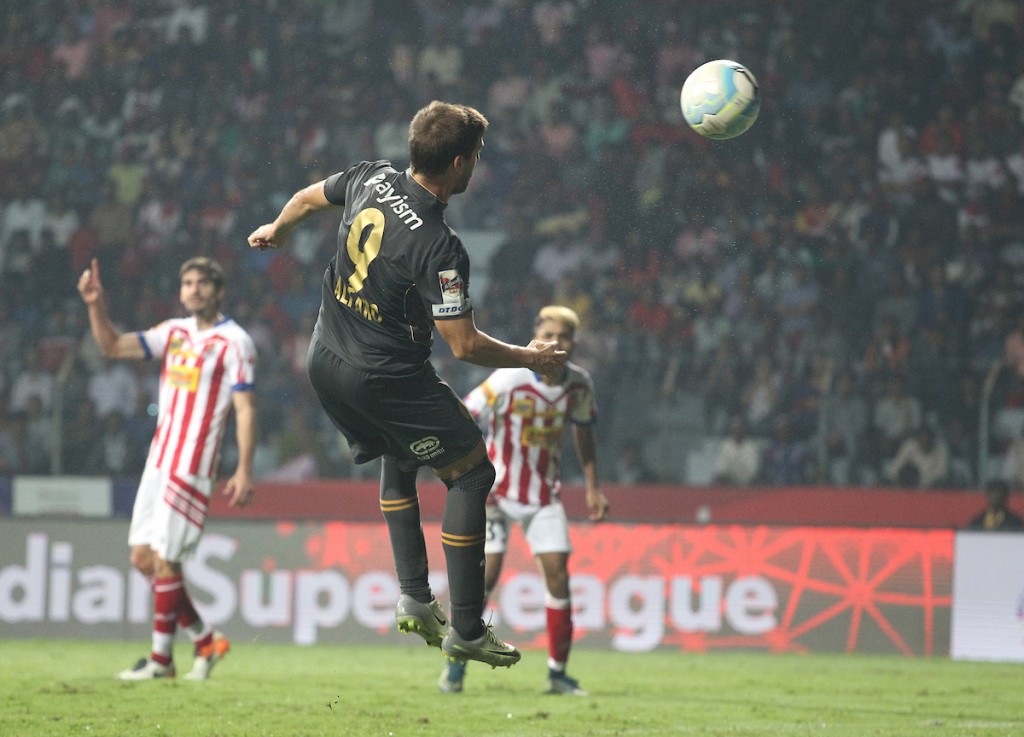Emiliano Alfaro of NorthEast United FC and Atletico de Kolkata captain Borja Fernandez during match 41 of the Indian Super League (ISL) season 3 between Atletico de Kolkata and NorthEast United FC held at the Rabindra Sarobar Stadium in Kolkata, India on the 17th November 2016. Photo by Luke Walker / ISL / SPORTZPICS
