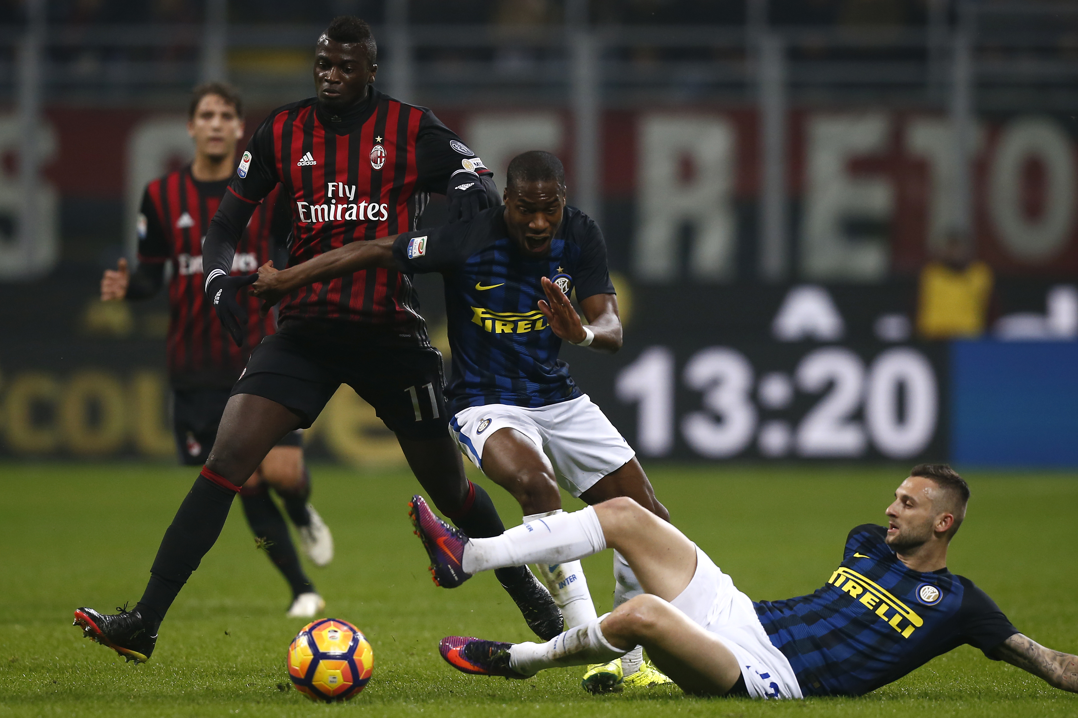 AC Milan's forward Mbaye Niang of France (L) fights for the ball with Inter Milan's midfielder Geoffrey Kondogbia from France (C) and Inter Milan's midfielder Marcelo Brozovic from Croatia during the Italian Serie A football match AC Milan Vs Inter Milan on November 20, 2016 at the 'San Siro Stadium' in Milan. / AFP / MARCO BERTORELLO (Photo credit should read MARCO BERTORELLO/AFP/Getty Images)