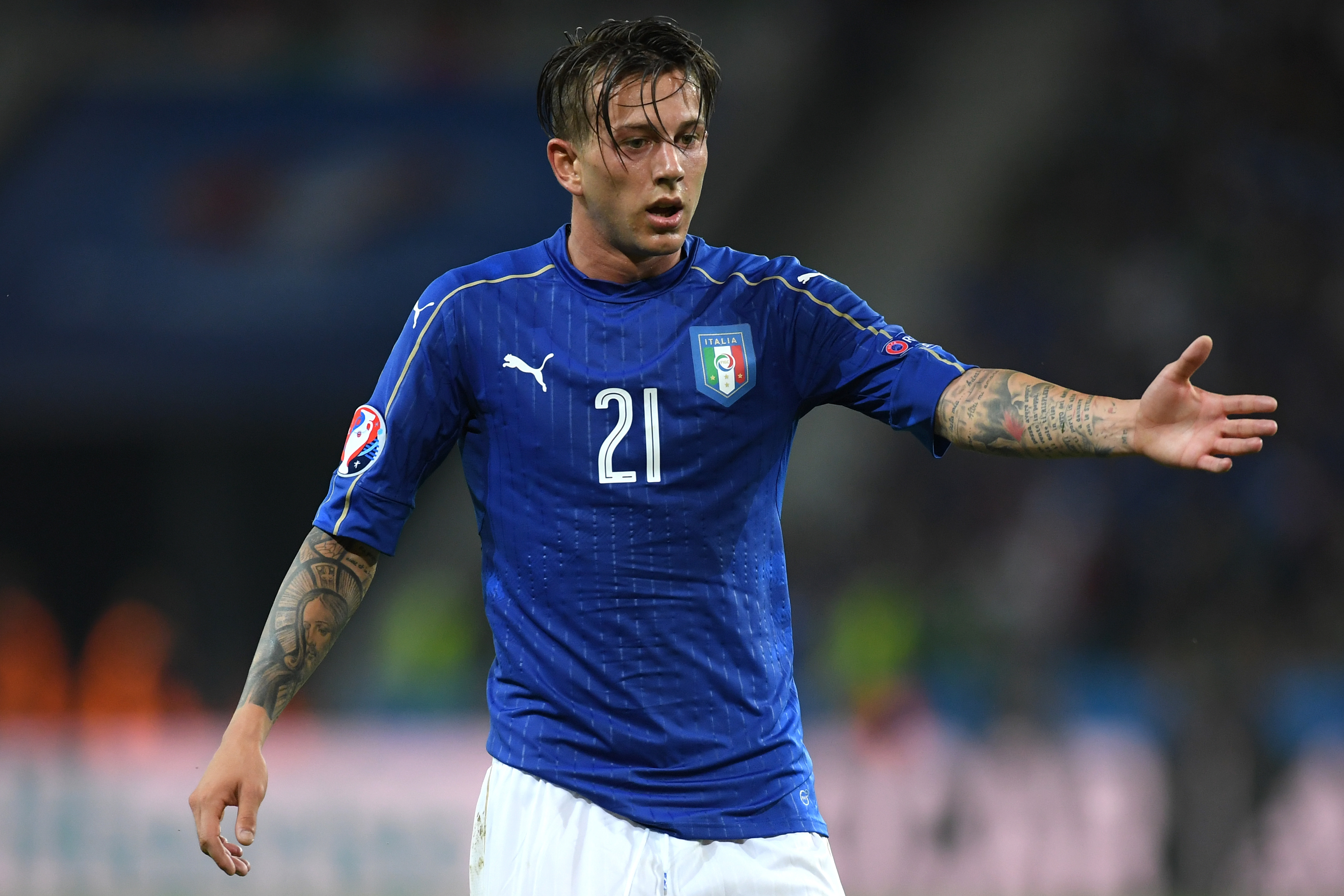 LILLE, FRANCE - JUNE 22: Federico Bernardeschi of Italy gestures qduring the UEFA EURO 2016 Group E match between Italy and Republic of Ireland at Stade Pierre-Mauroy on June 22, 2016 in Lille, France. (Photo by Matthias Hangst/Getty Images)