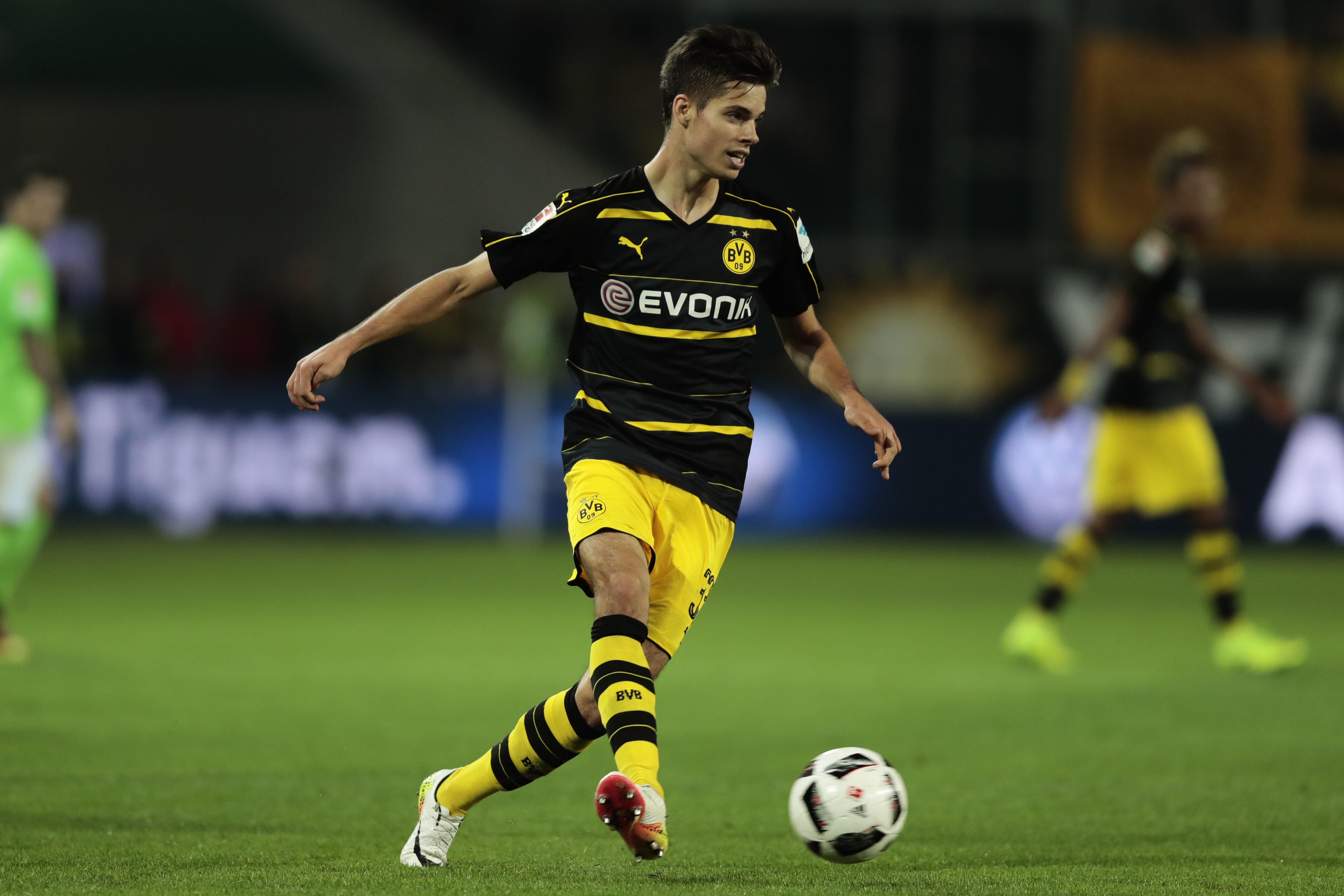 WOLFSBURG, GERMANY - SEPTEMBER 20: Julian Weigl of Dortmund in action during the Bundesliga match between VfL Wolfsburg and Borussia Dortmund at Volkswagen Arena on September 20, 2016 in Wolfsburg, Germany. (Photo by Oliver Hardt/Bongarts/Getty Images)
