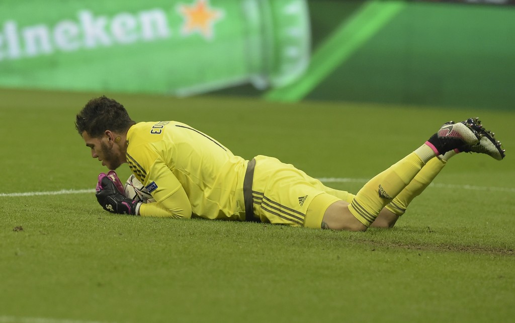 Safe hands from the stopper. (Picture Courtesy - AFP/Getty Images)
