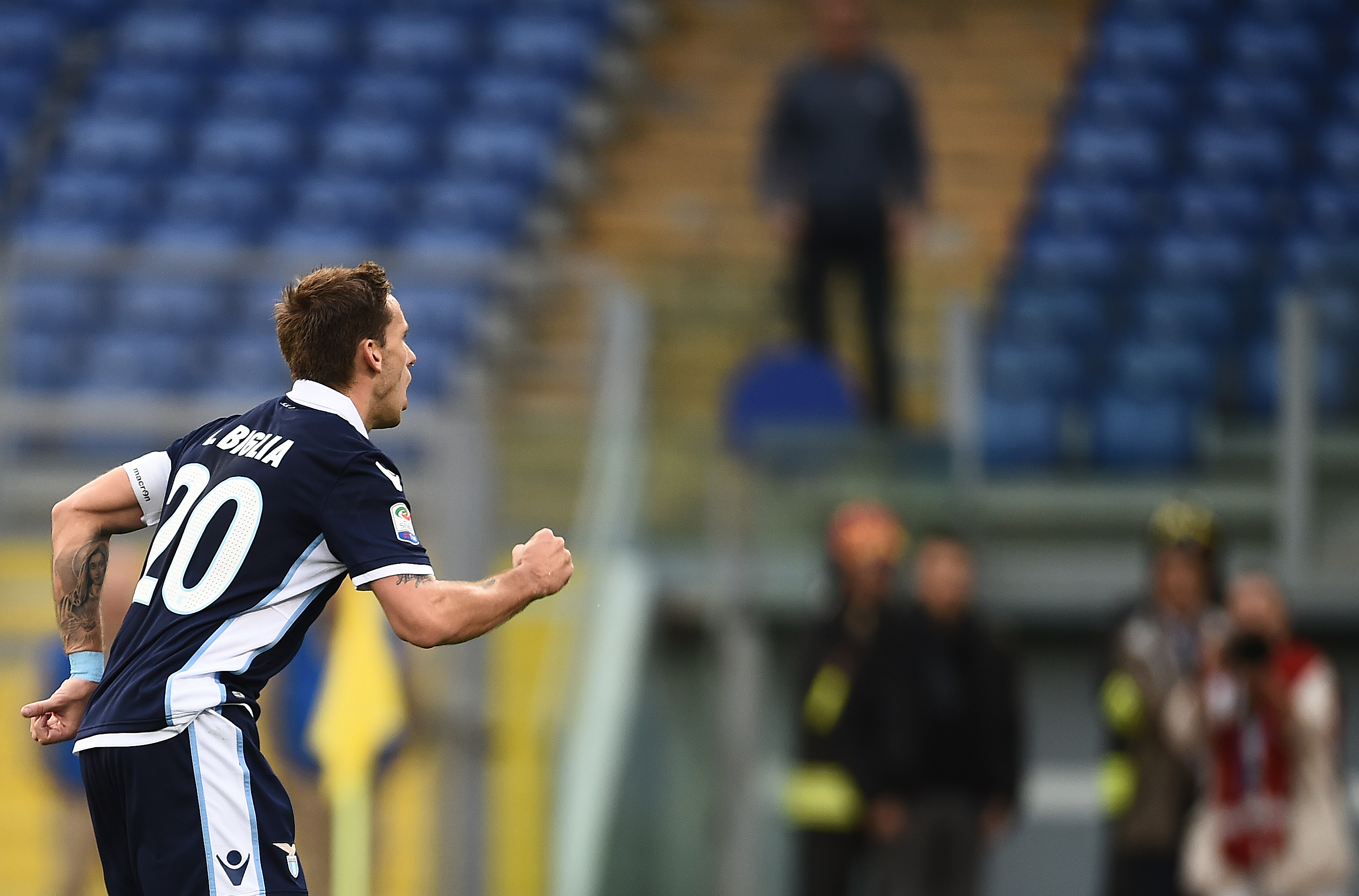 Lazio's midfielder from Argentina Lucas Biglia celebrates after scoring a penalty kick during the Italian Serie A football match Lazio vs Genoa at the Olympic Stadium in Rome on November 20, 2016.  / AFP / FILIPPO MONTEFORTE        (Photo credit should read FILIPPO MONTEFORTE/AFP/Getty Images)
