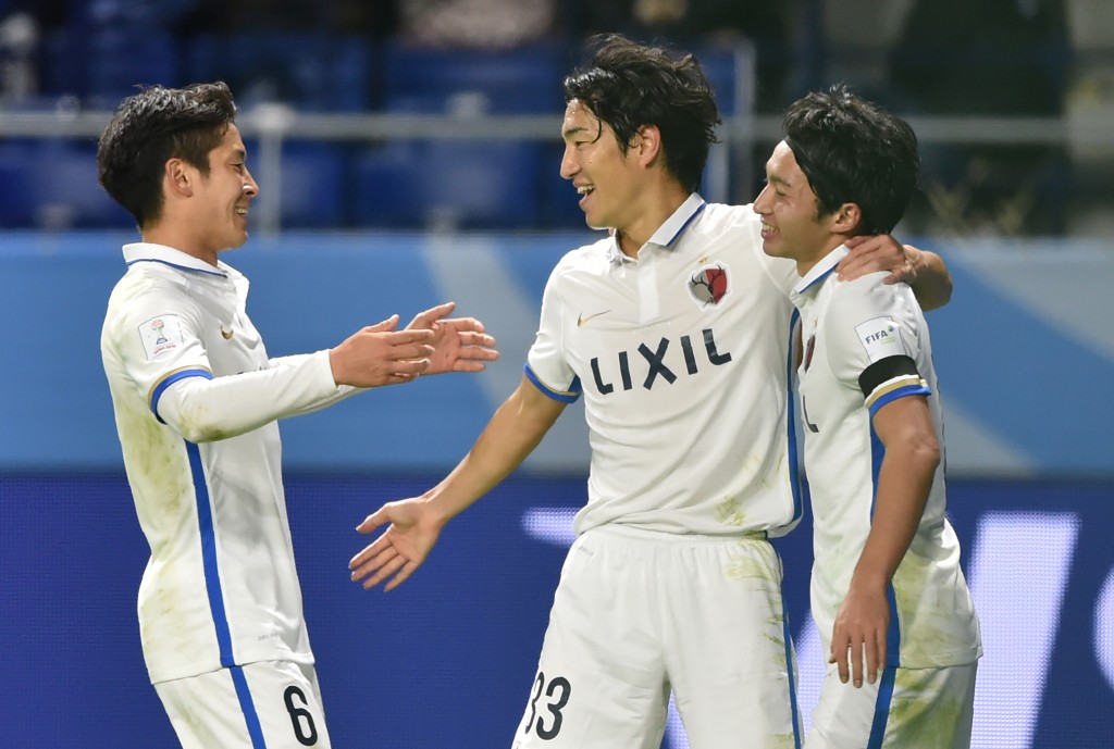 Kashima Antlers midfielder Mu Kanazaki (C) celebrates his goal with teammates during the Club World Cup football match between Kashima Antlers and Mamelodi Sundowns in Suita, Osaka prefecture on December 11, 2016. / AFP / KAZUHIRO NOGI (Photo credit should read KAZUHIRO NOGI/AFP/Getty Images)