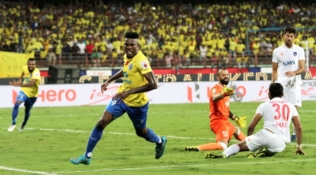 Kervens Belfort of Kerala Blasters FC celebrates a goal during the Semi-final 1st Leg match of the Indian Super League (ISL) season 3 between Kerala Blasters FC and Delhi Dynamos FC held at the Jawaharlal Nehru Stadium in Kochi, India on the 11th December 2016. Photo by Vipin Pawar / ISL / SPORTZPICS