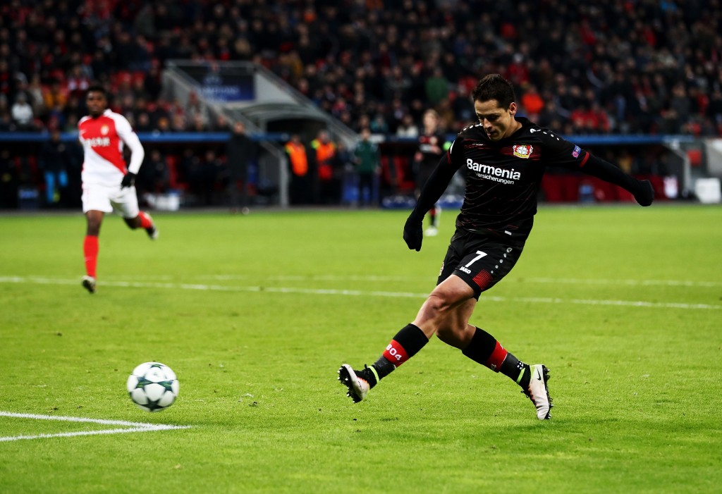 LEVERKUSEN, GERMANY - DECEMBER 07: Javier Hernandez of Leverkusen fails to score a goal during the UEFA Champions League match between Bayer 04 Leverkusen and AS Monaco FC at BayArena on December 7, 2016 in Leverkusen, North Rhine-Westphalia, Germany.  (Photo by Lars Baron/Bongarts/Getty Images)