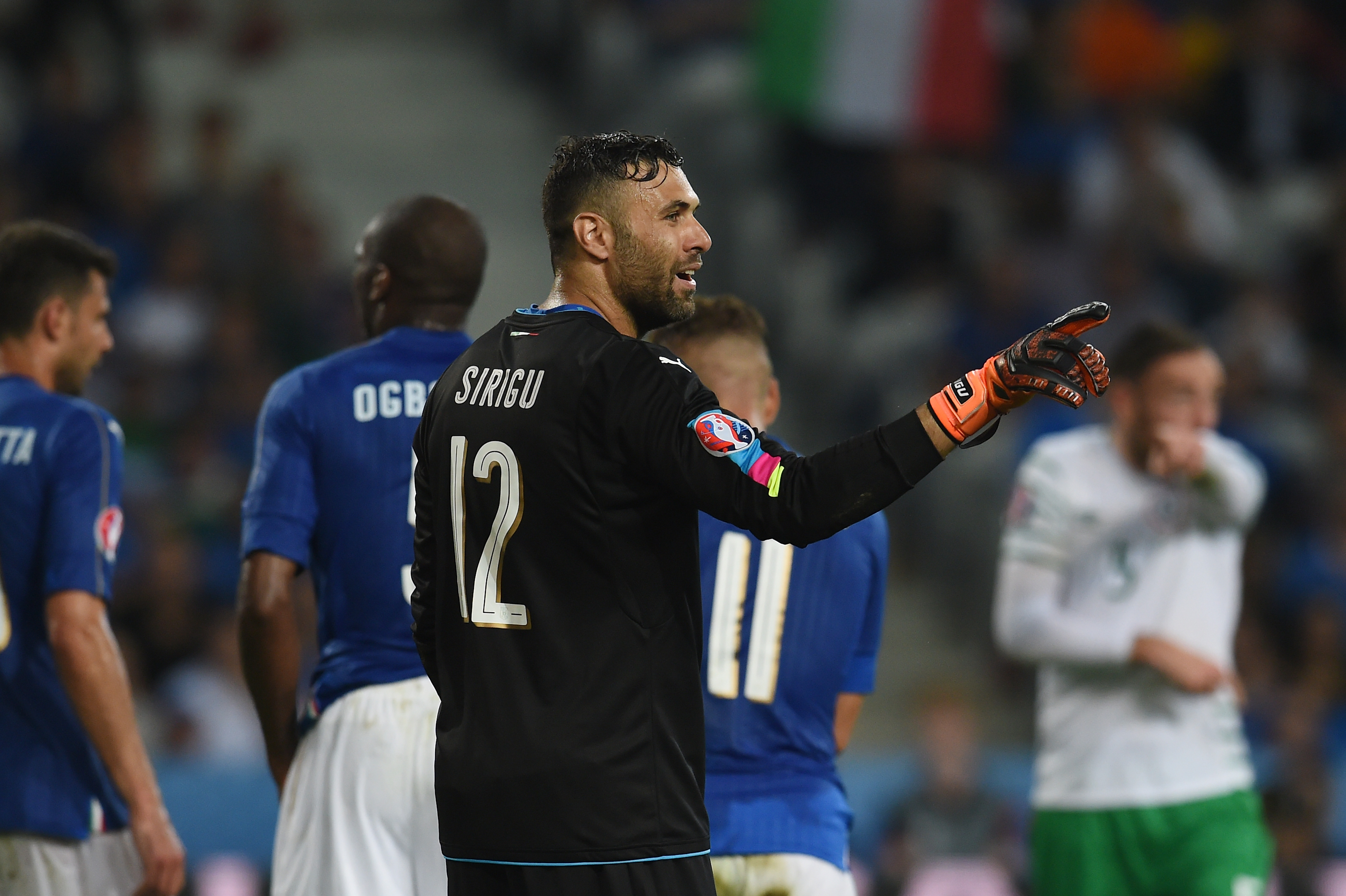 LILLE, FRANCE - JUNE 22: Salvatore Sirigu of Italy gestures during the UEFA EURO 2016 Group E match between Italy and Republic of Ireland at Stade Pierre-Mauroy on June 22, 2016 in Lille, France. (Photo by Claudio Villa/Getty Images)
