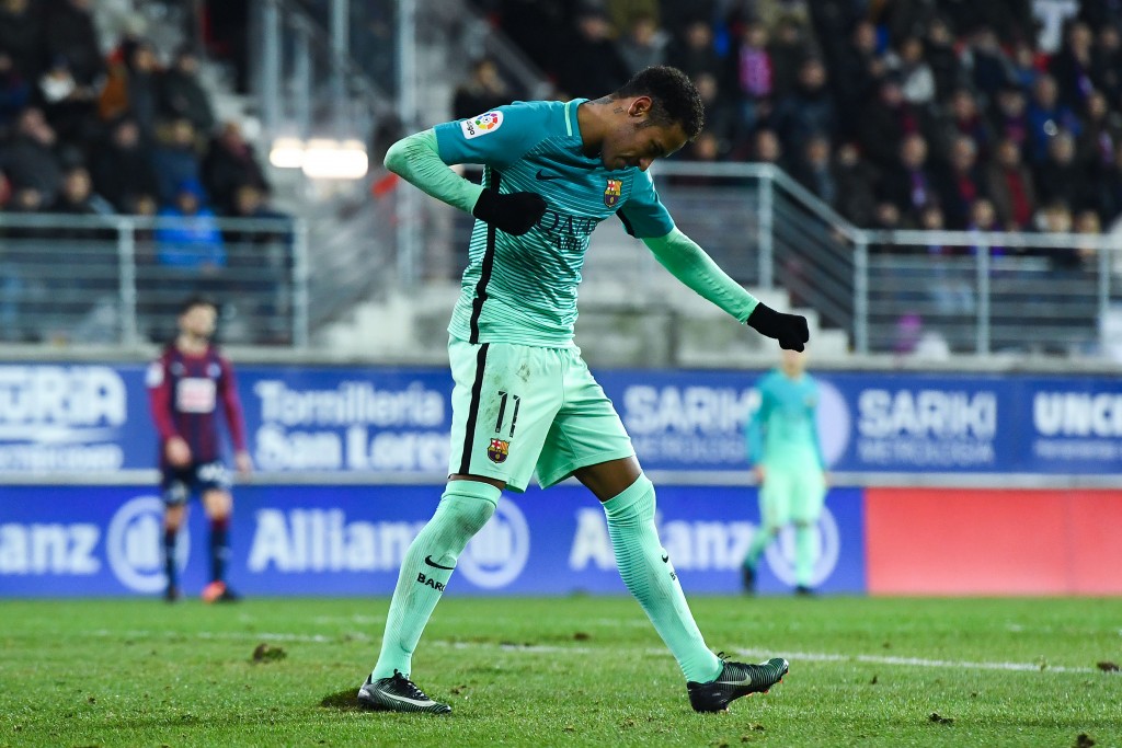 EIBAR, SPAIN - JANUARY 22: Neymar Jr. of FC Barcelona celebrates after scoring his team's fourth goal during the La Liga match between SD Eibar and FC Barcelona at Ipurua stadium on January 22, 2017 in Eibar, Spain. (Photo by David Ramos/Getty Images)