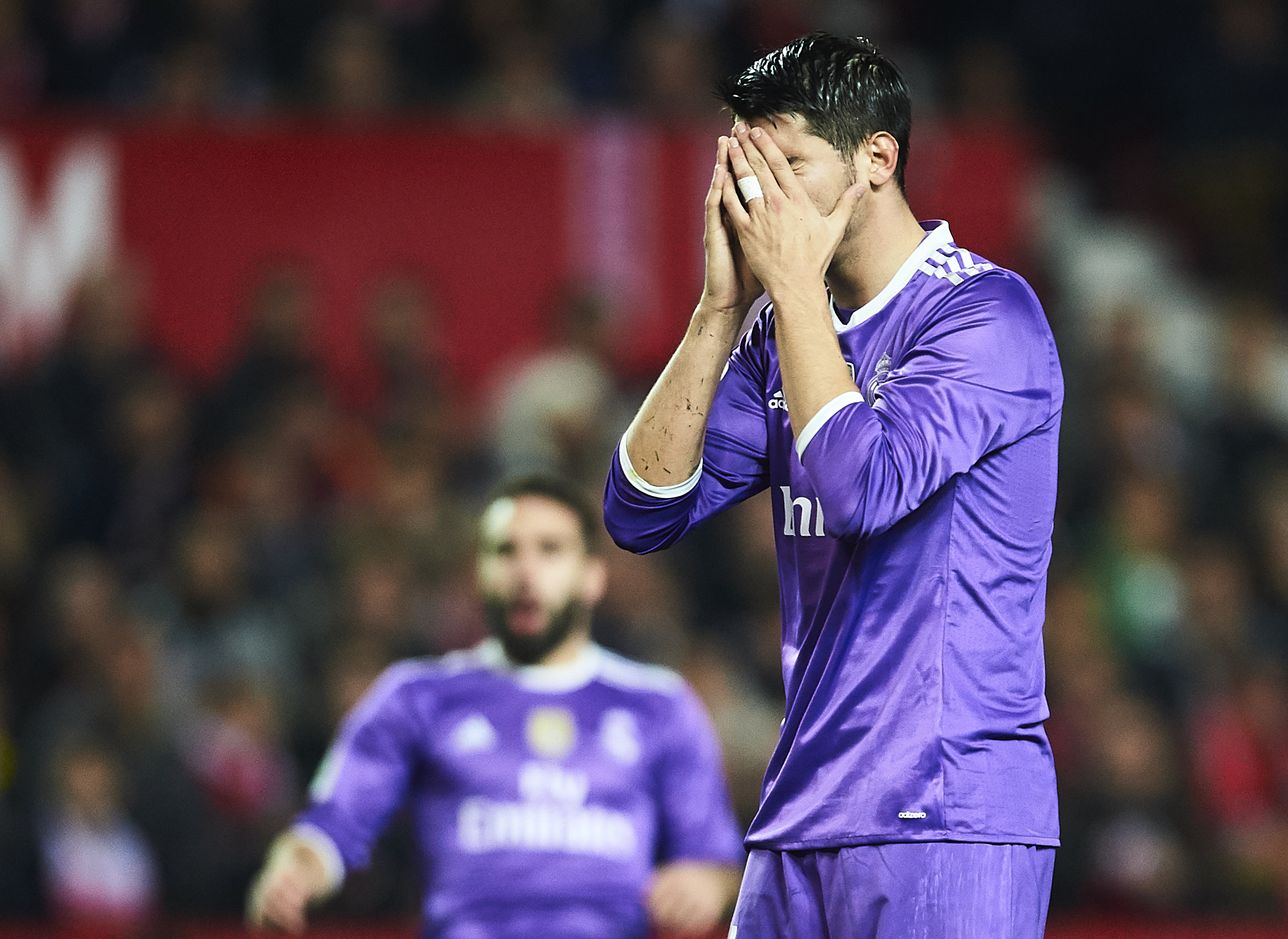 SEVILLE, SPAIN - JANUARY 12: Alvaro Morata of Real Madrid CF reacts after missing a chance og al during the Copa del Rey Round of 16 Second Leg match between Sevilla FC vs Real Madrid CF at Ramon Sanchez Pizjuan stadium on January 12, 2017 in Seville, Spain. (Photo by Aitor Alcalde/Getty Images)