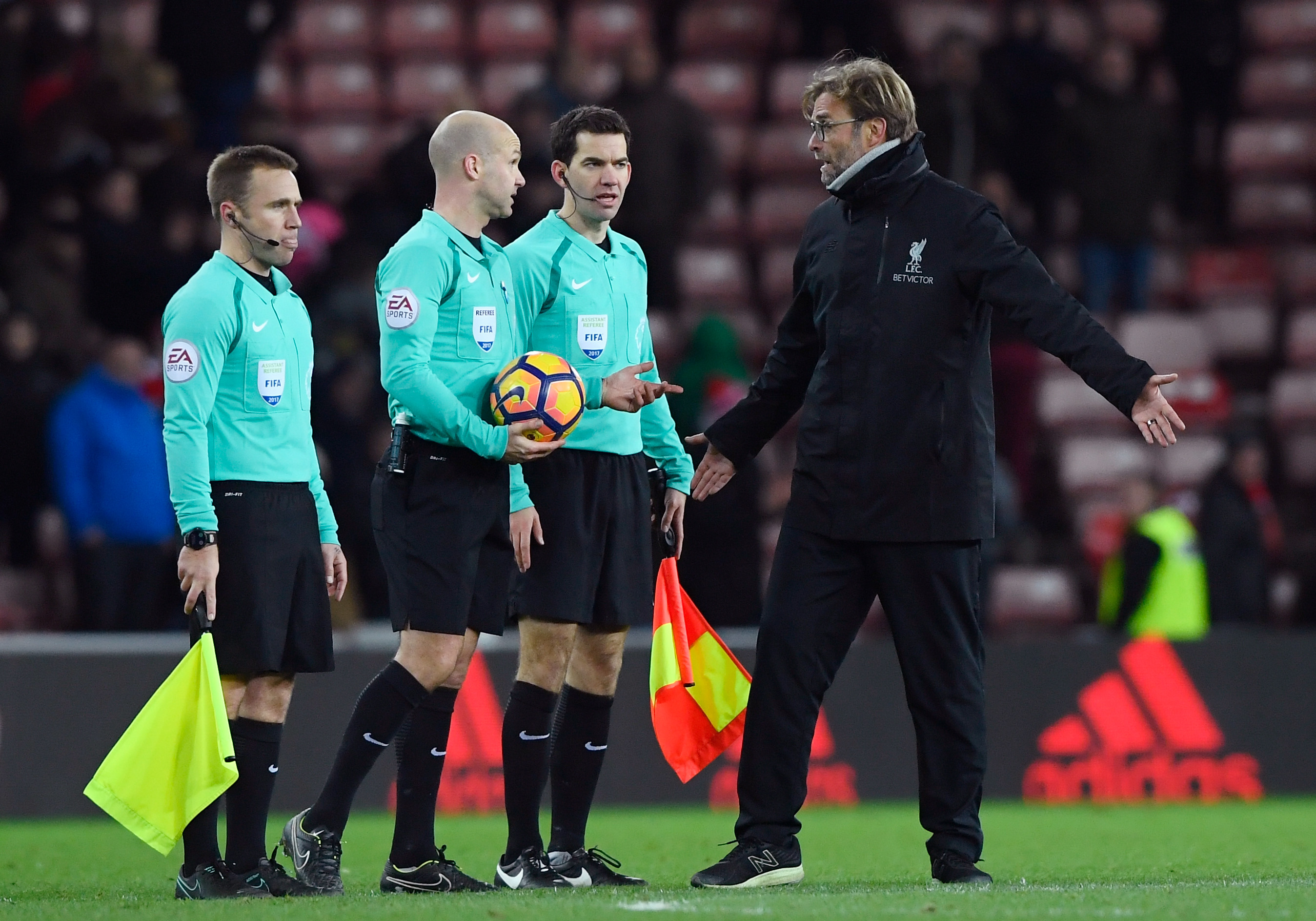 SUNDERLAND, ENGLAND - JANUARY 02:  Referee Anthony Taylor speaks to Jurgen Klopp, Manager of Liverpool after the Premier League match between Sunderland and Liverpool at Stadium of Light on January 2, 2017 in Sunderland, England.  (Photo by Stu Forster/Getty Images)