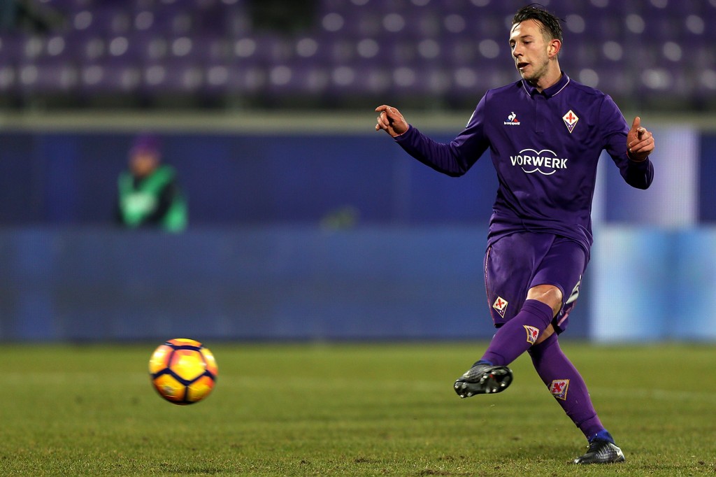 FLORENCE, ITALY - JANUARY 11: Federico Bernardeschi of ACF Fiorentina scores the opening goal during the TIM Cup match between ACF Fiorentina and AC ChievoVerona at Stadio Artemio Franchi on January 11, 2017 in Florence, Italy. (Photo by Gabriele Maltinti/Getty Images)