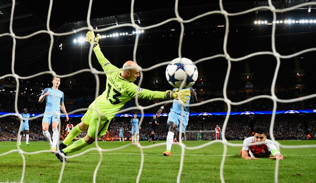 MANCHESTER, ENGLAND - FEBRUARY 21: Radamel Falcao (r) of AS Monaco scores the first Monaco goal past Willy Caballero during the UEFA Champions League Round of 16 first leg match between Manchester City FC and AS Monaco at Etihad Stadium on February 21, 2017 in Manchester, United Kingdom. (Photo by Stu Forster/Getty Images)