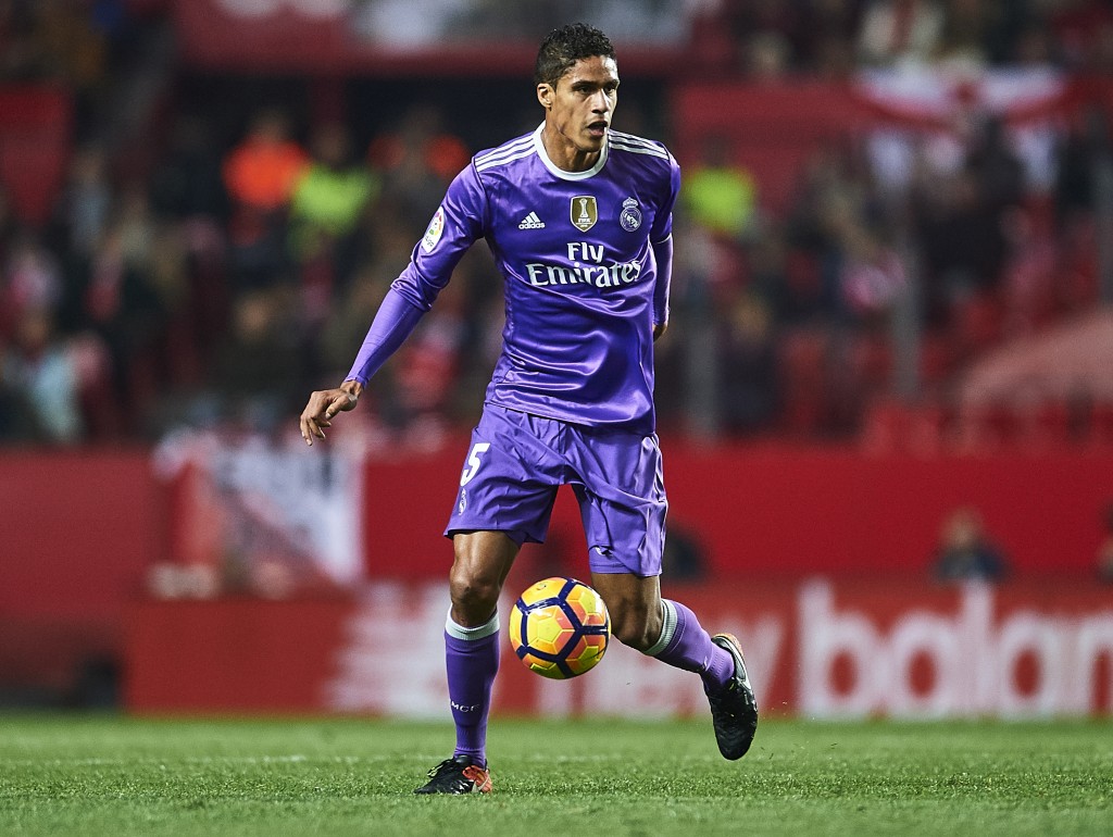SEVILLE, SPAIN - JANUARY 15: Raphael Varane of Real Madrid CF in action during the La Liga match between Sevilla FC and Real Madrid CF at Estadio Ramon Sanchez Pizjuan on January 15, 2017 in Seville, Spain. (Photo by Aitor Alcalde/Getty Images)