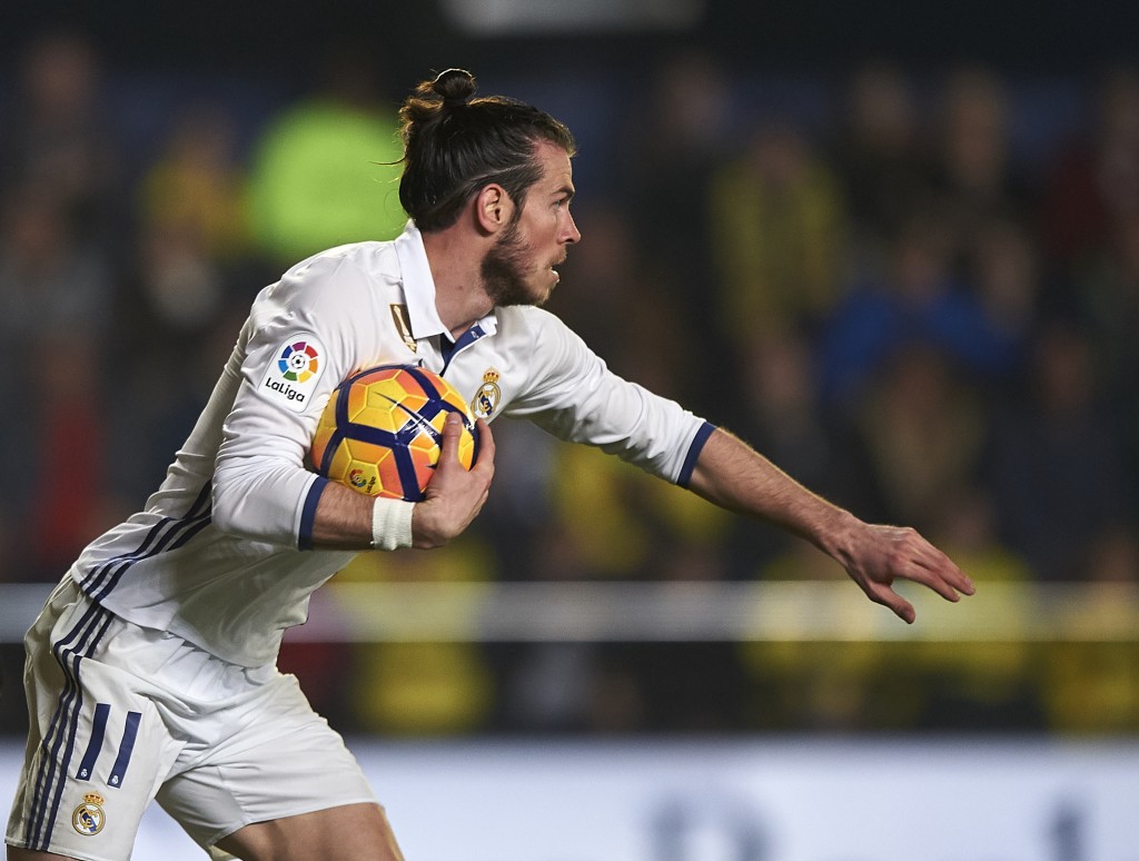VILLARREAL, SPAIN - FEBRUARY 26: Gareth Bale of Real Madrid reacts after scoring the first goal during the La Liga match between Villarreal CF and Real Madrid at Estadio de la Ceramica on February 26, 2017 in Villarreal, Spain. (Photo by Fotopress/Getty Images)