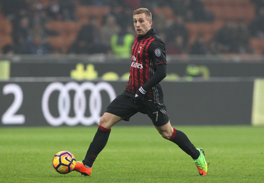 MILAN, ITALY - FEBRUARY 19: Gerard Deulofeu of AC Milan in action during the Serie A match between AC Milan and ACF Fiorentina at Stadio Giuseppe Meazza on February 19, 2017 in Milan, Italy. (Photo by Marco Luzzani/Getty Images)