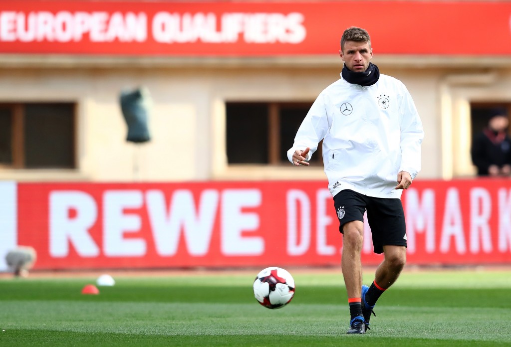 BAKU, AZERBAIJAN - MARCH 25: Thomas Mueller of Germany controls the ball during a training session of the German National Football team at Tofiq Bahramov Stadium on March 25, 2017 in Baku, Azerbaijan. (Photo by Alexander Hassenstein/Bongarts/Getty Images)