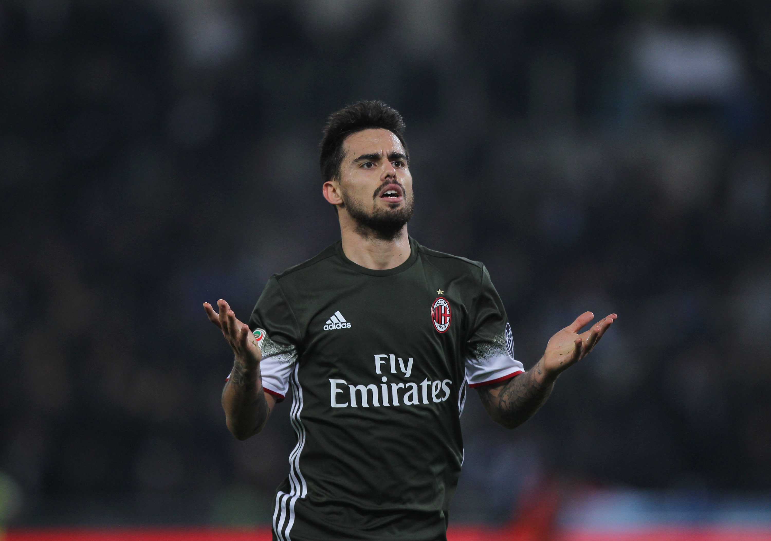 ROME, ITALY - FEBRUARY 13: Fernandez Suso of AC Milan celebrates after scoring the team's first goal during the Serie A match between SS Lazio and AC Milan at Stadio Olimpico on February 13, 2017 in Rome, Italy. (Photo by Paolo Bruno/Getty Images)