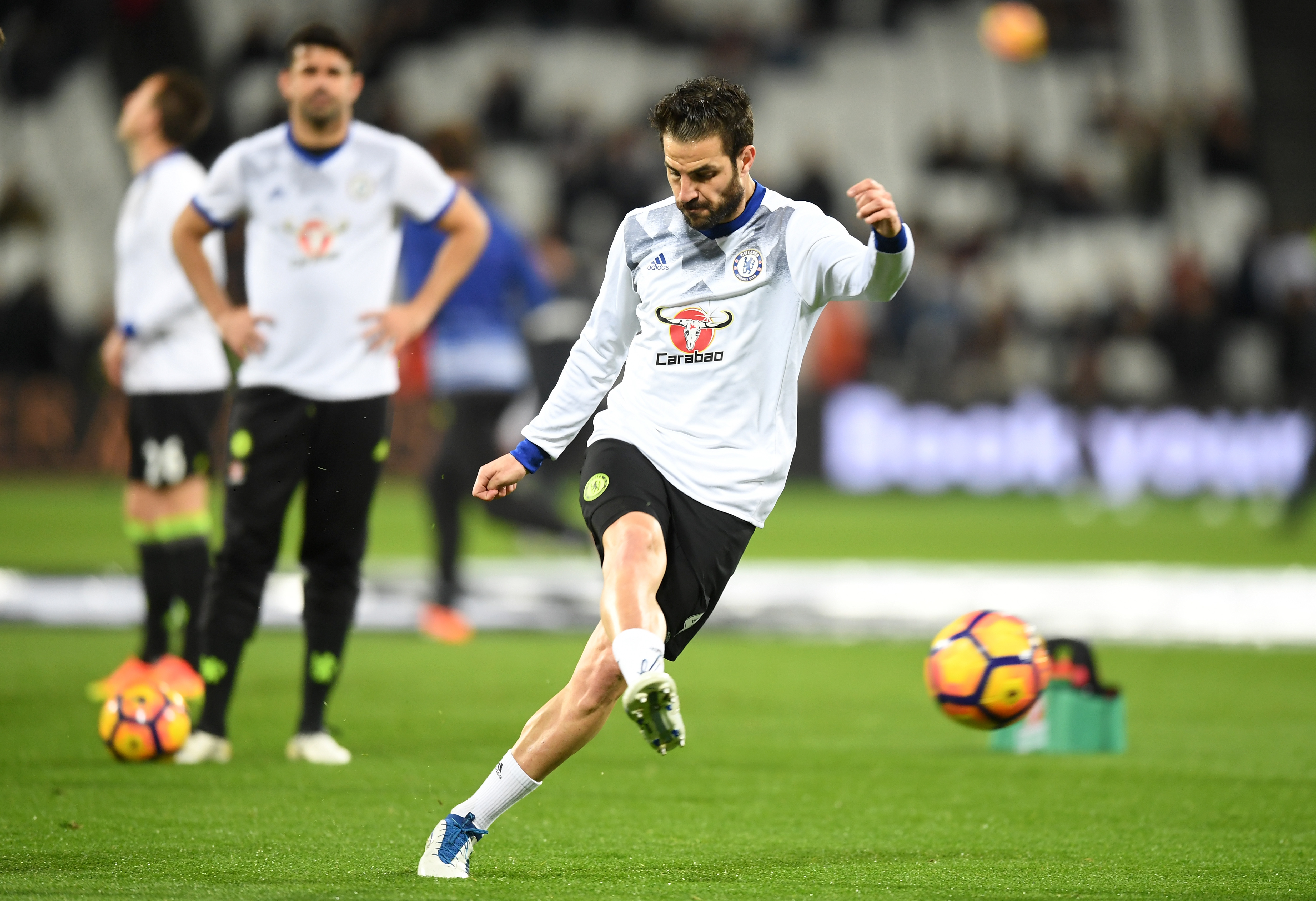STRATFORD, ENGLAND - MARCH 06: Cesc Fabregas of Chelsea warms up prior to the Premier League match between West Ham United and Chelsea at London Stadium on March 6, 2017 in Stratford, England. (Photo by Michael Regan/Getty Images)
