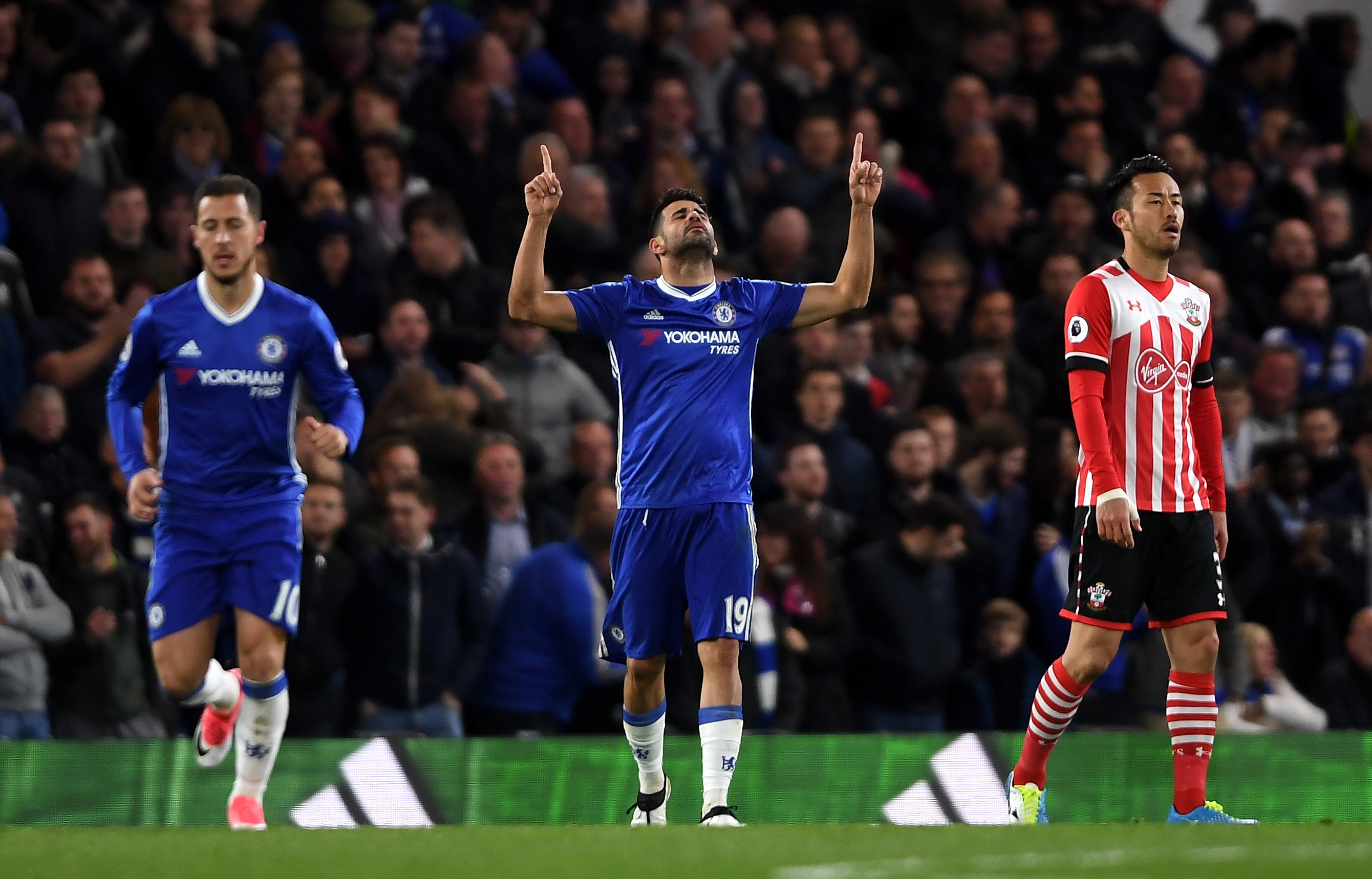 LONDON, ENGLAND - APRIL 25:  Diego Costa of Chelsea (19) celebrates as he scores their third goal during the Premier League match between Chelsea and Southampton at Stamford Bridge on April 25, 2017 in London, England.  (Photo by Mike Hewitt/Getty Images)