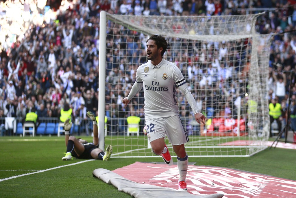 Could we see Isco put on the Blues of Chelsea next season? (Photo courtesy - Gonzalo Arroyo Moreno/Getty Images)
